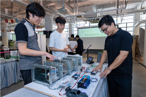 永續綠色能源電動車充電站